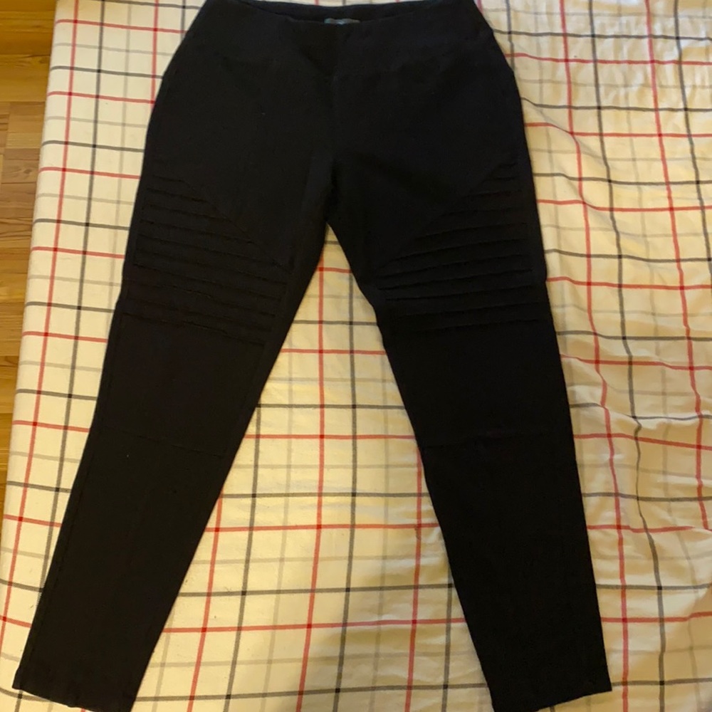 Black leggings